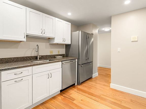 5th image of 100 Fulton St APT 3Q