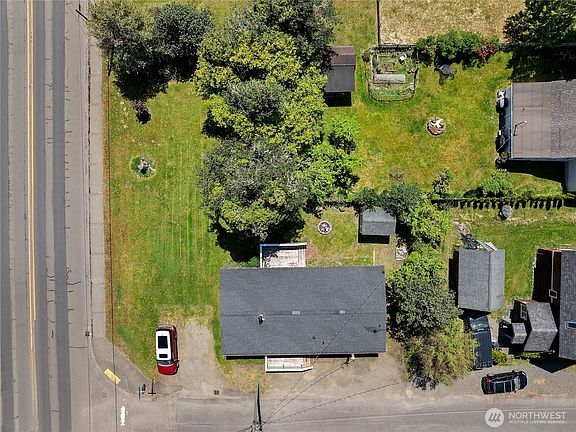 4th image of 1210 35th Street