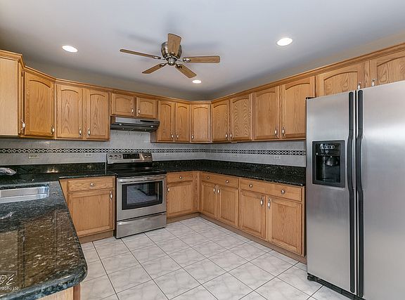 4th image of 9325 S 81st Ct