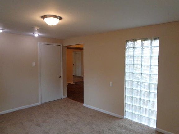 3rd image of 807 Westwood Ave