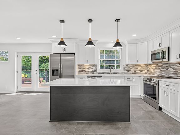 2nd image of 4913 Olivia Dr