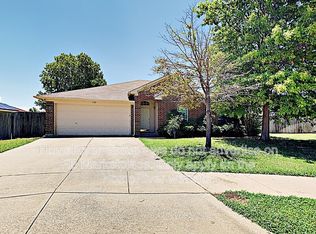 528 Fossil Lake Ct, Arlington, TX 76002