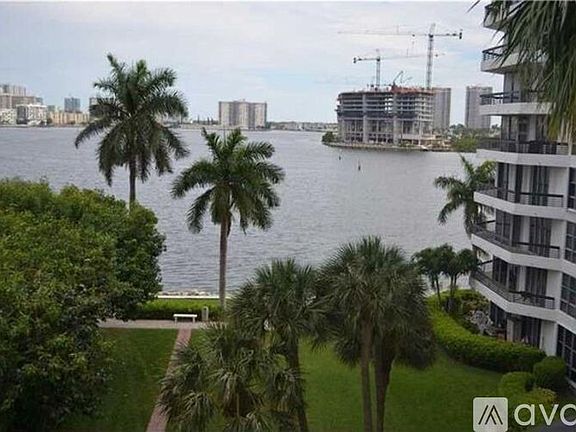 3rd image of 3600 Mystic Pointe Dr #33180