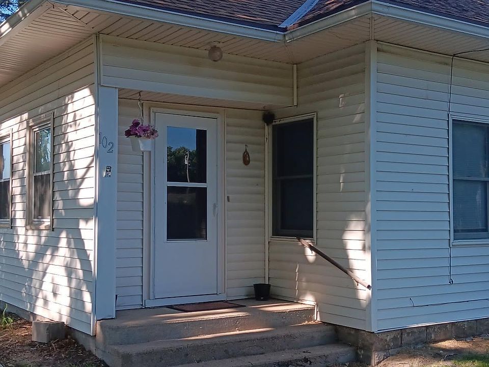 1st image of 102 Main St