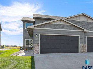5420 S Seville Pl, Sioux Falls, SD 57108