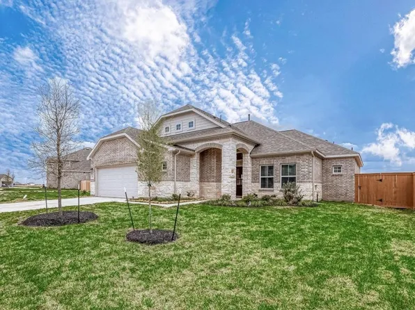 1041 Comal Trl, Dayton, TX 77535