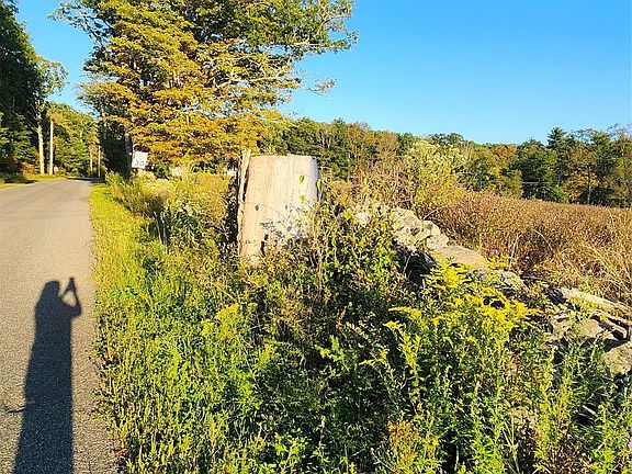 3rd image of 647 Irish Cape Road