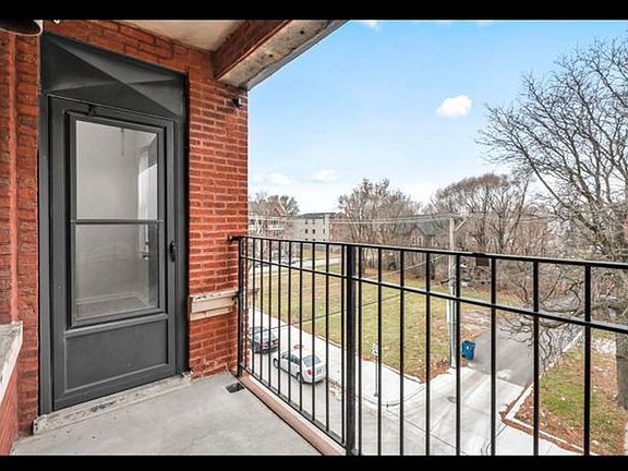 3rd image of 6511 S Blackstone Ave #3