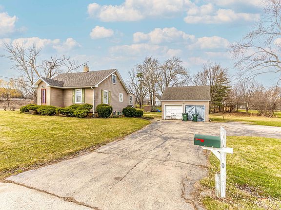 2nd image of 580 N Quentin Rd