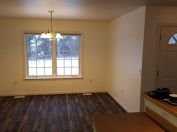 Dining room & front door