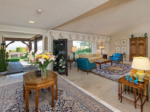 5th image of 1090 Linda Glen Dr