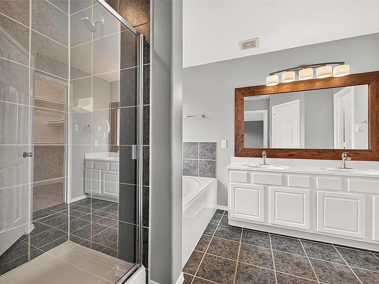 22210 Bellow Glen Dr — Photo 32