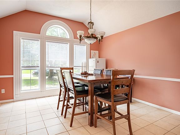 5th image of 206 Bernburg Ct