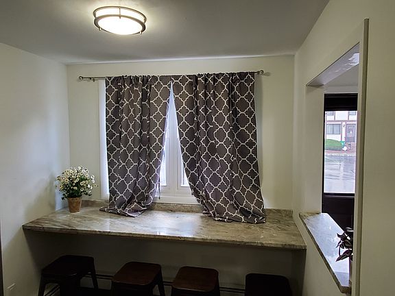 3rd image of 128 N Route 303 Unit 6