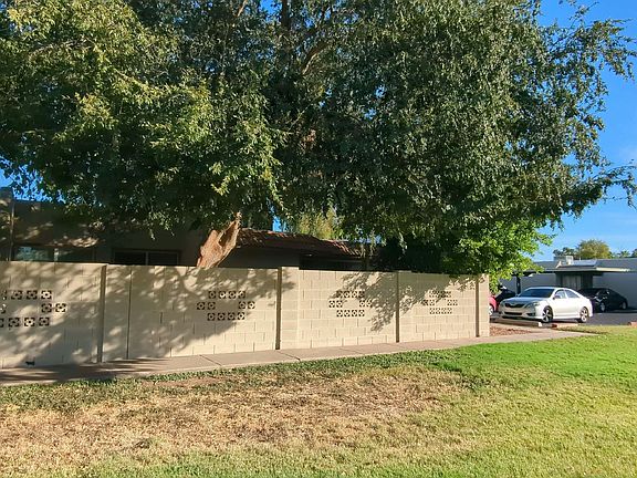 3rd image of 555 N May APT 7