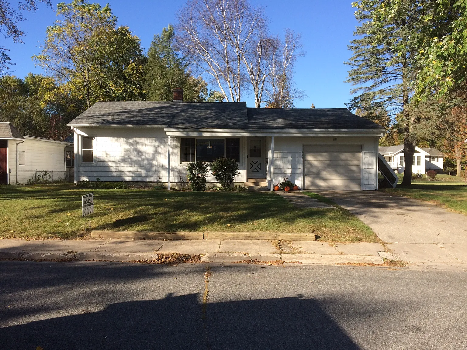 727 E Colfax St photo 1