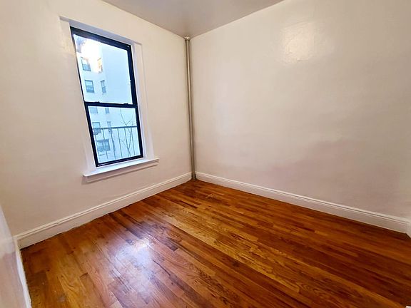 3rd image of 2114 Daly Ave APT 3A