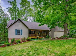 26 Leatherwood Dr, Candler, NC 28715