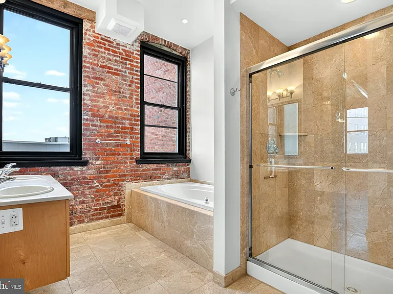 1147 N 4th St #53-4B — Photo 14
