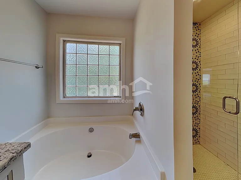 5075 Roxton Ln — Photo 12