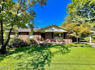 729 Cessna Rd, Knoxville, TN 37919