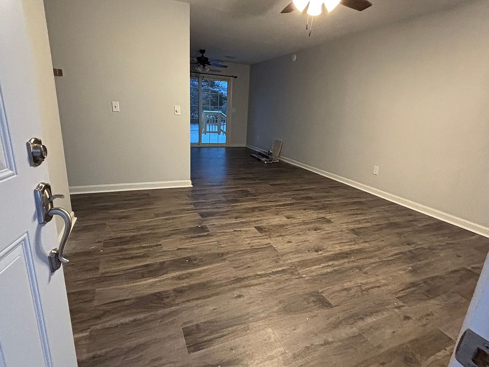 1st image of 202 Ironwood Cir
