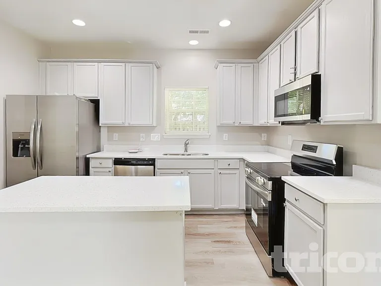 2303 Cilantro Way — Photo 5
