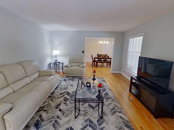 5th image of 919 Hillandale Drive