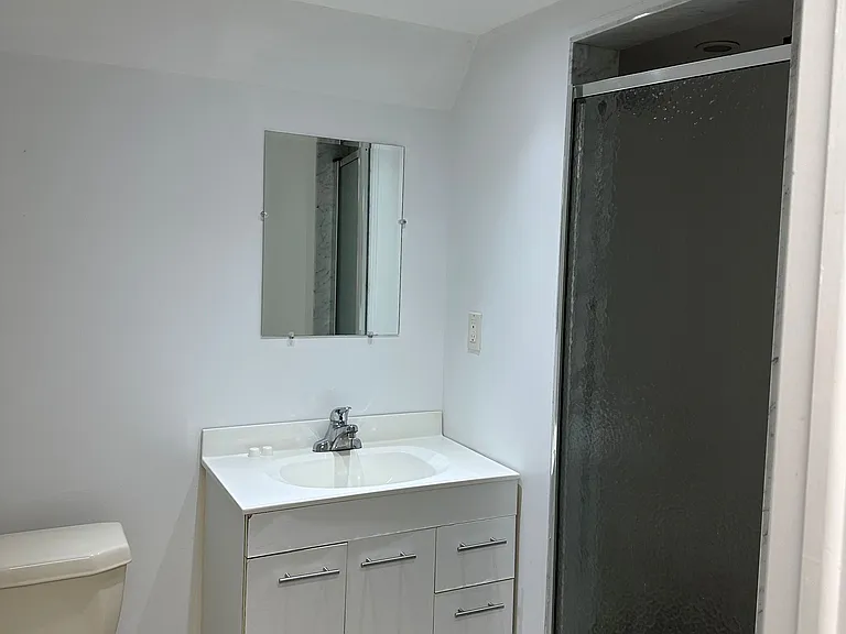 209 W Connaught Ave #BASEMENT — Photo 5