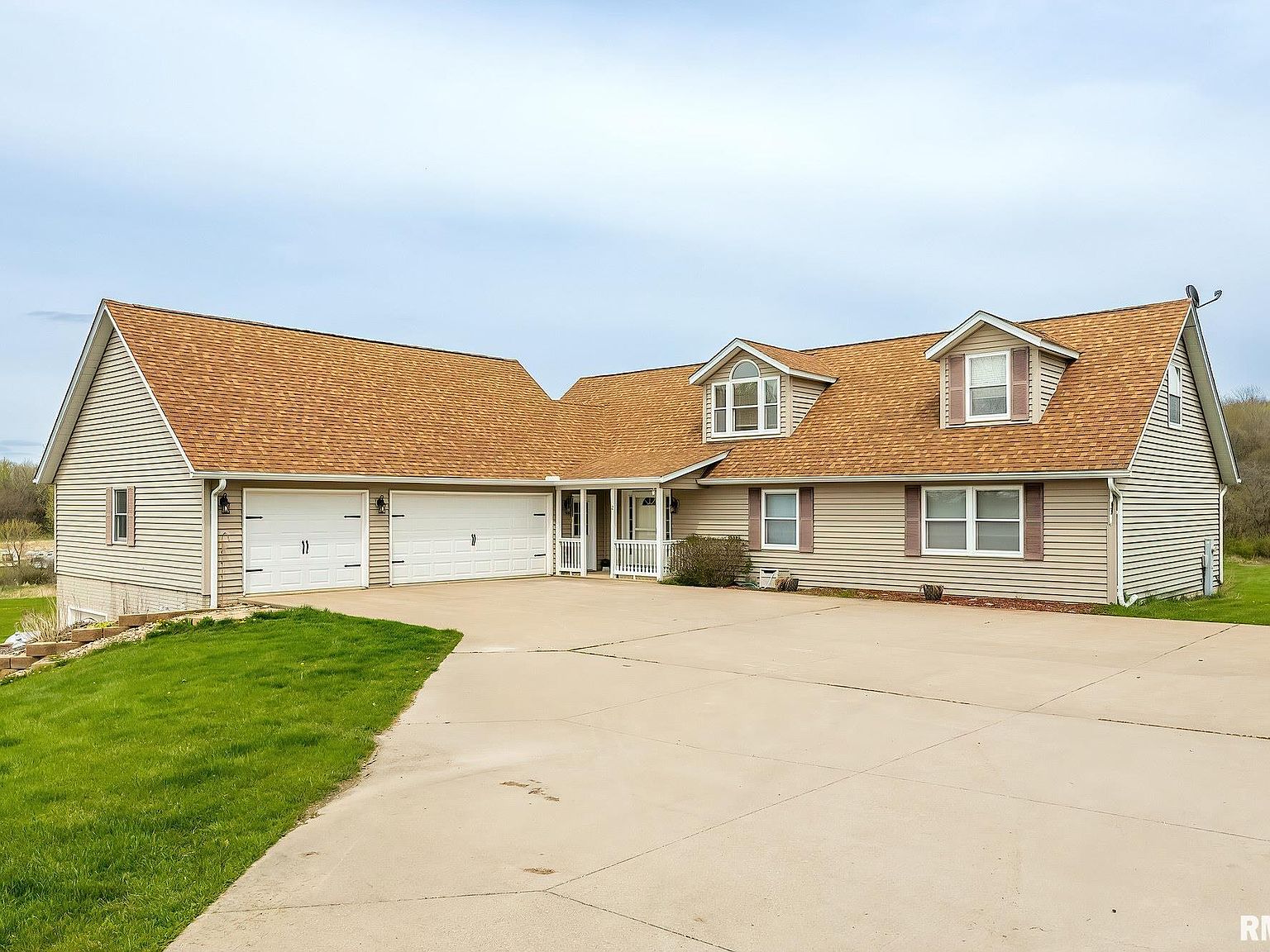 2 Colona Hts, Colona, IL 61241 Zillow