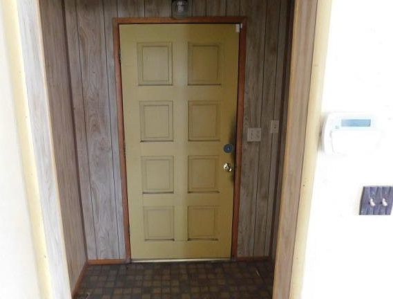 5th image of 11000 Midway Ave