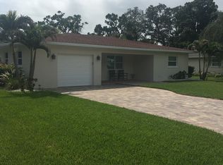 1720 Laurie Ln, Belleair, FL 33756