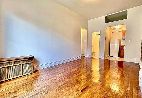 4th image of 57 W 68th St APT 8