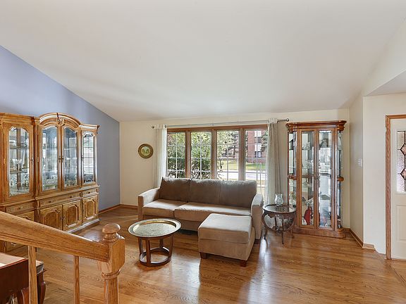 2nd image of 13430 Le Claire Ave