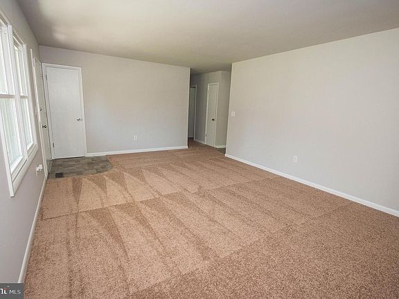 3rd image of 6485 Mary Jane Dr