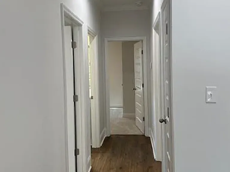 3912 Duke Ct — Photo 9