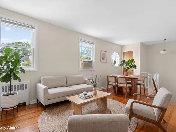 131-57 234th St #2, Rosedale, NY 11422