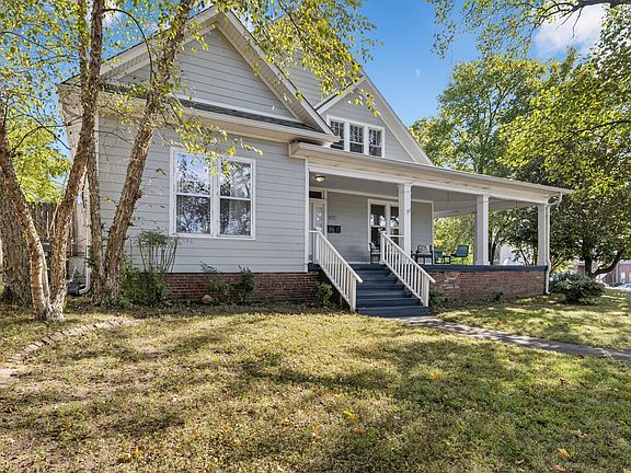 3rd image of 920 Silverdene Pl #A
