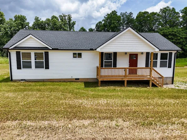 171 Tuttle Rd, Hendersonville, NC 28792