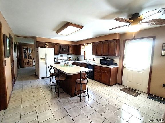 4th image of 6275 Eckhardt Rd