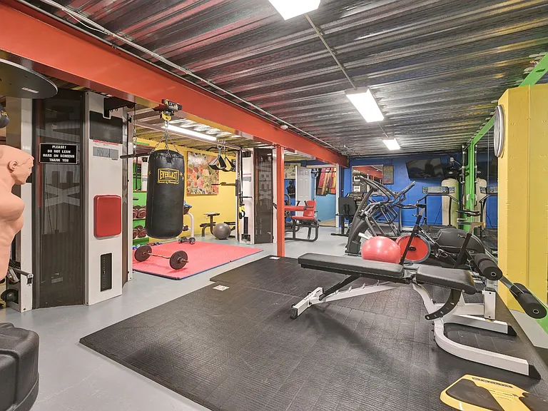 229 White St — Photo 22
