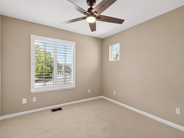 2056 Olivia Ct — Photo 27