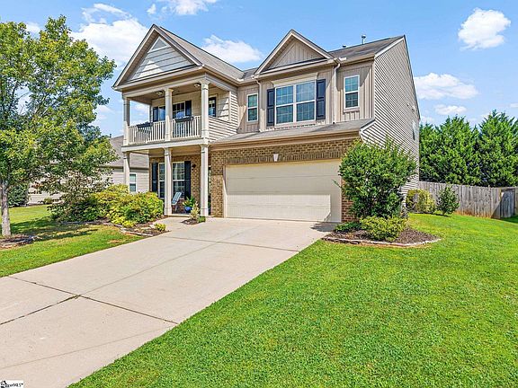 3rd image of 209 Marefair Ln