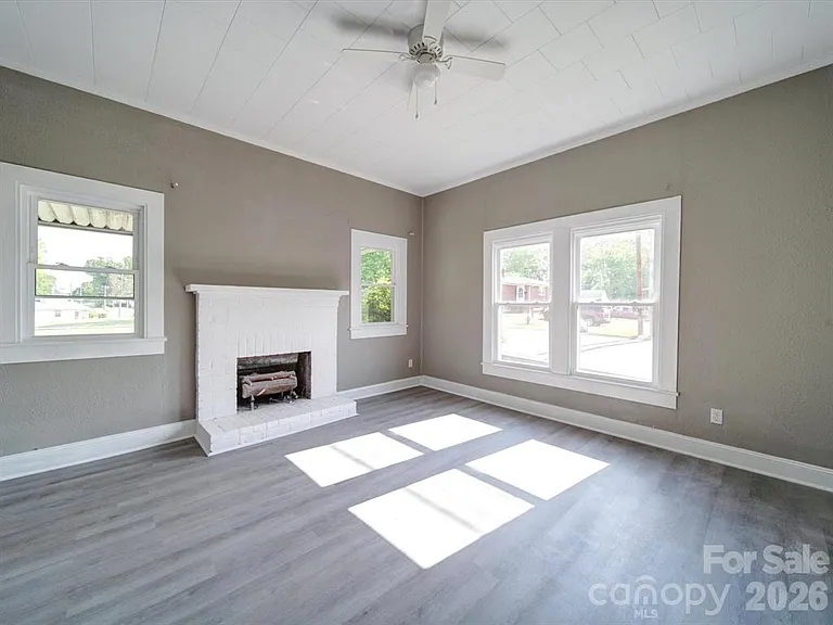 720 S Main St — Photo 12
