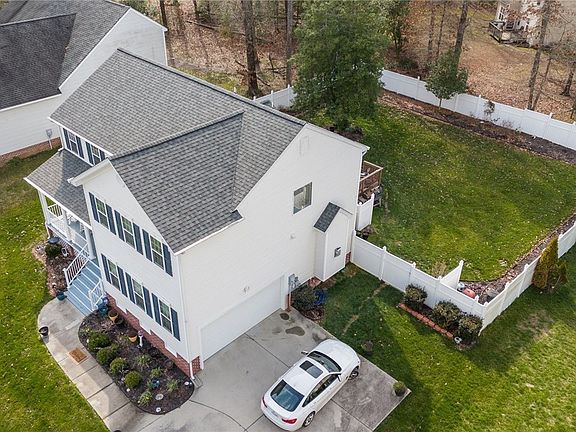 5th image of 1607 Camerons Landing Blvd