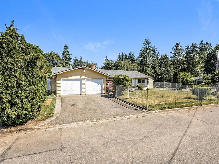 10716 SE 224th Pl — Photo 15