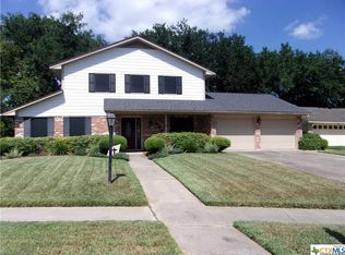 206 Westchester Dr, Victoria, TX 77904