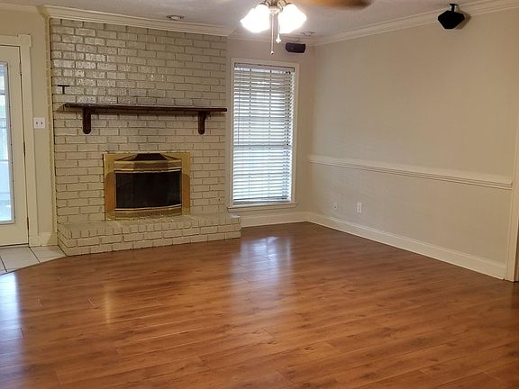 5th image of 104 Great Plains Dr