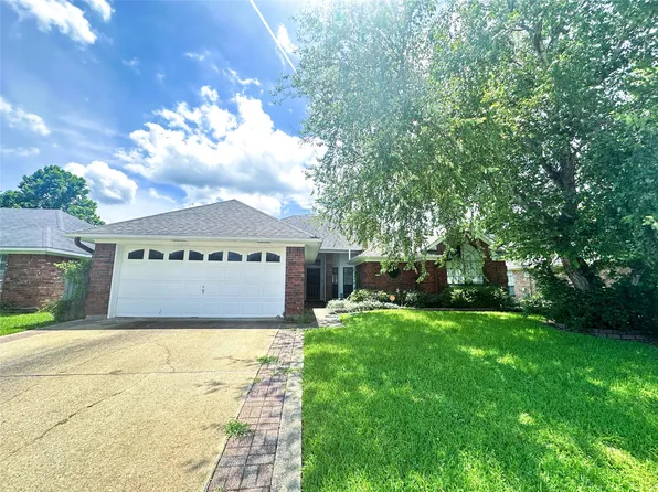 5721 Bluebonnett Dr, Bossier City, LA 71112