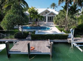621 N Mashta Dr, Key Biscayne, FL 33149